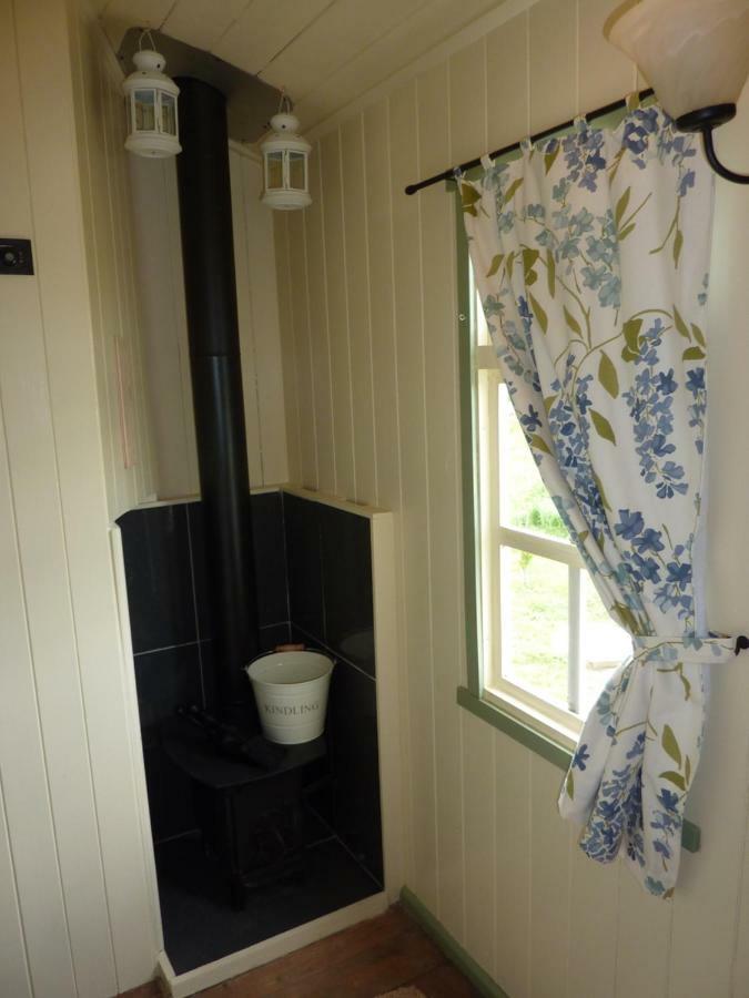 The Buteland Stop Rosie Off Grid Shepherds Hut Белингъм Екстериор снимка